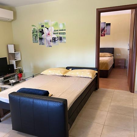 Sunshine Apartment Янина Екстериор снимка