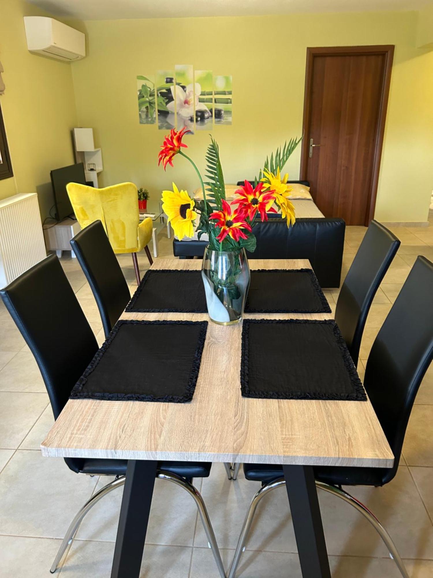 Sunshine Apartment Янина Екстериор снимка